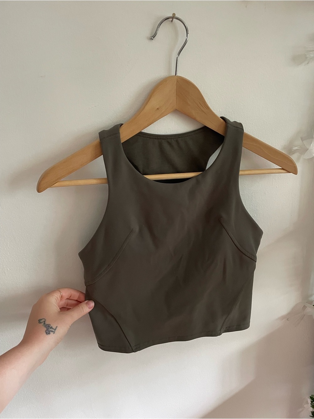 Lululemon Invigorate Training Cropped Workout Running Tank Top Carob Brown Sz 6